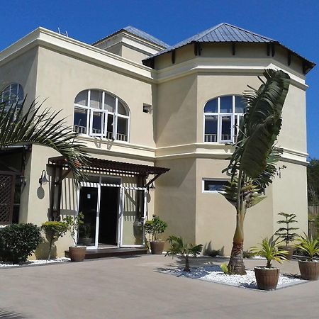 Villa Narmada Grand Bay Buitenkant foto